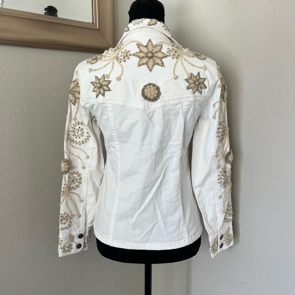 Alma Soul Peru Handcrafted Embroidered White Denim Jacket - Picture 7 of 8